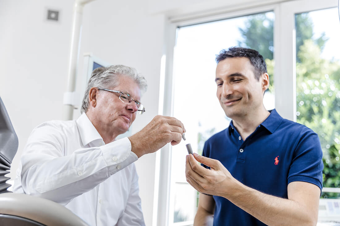 Implantologie Viersen - Guen - Beratung