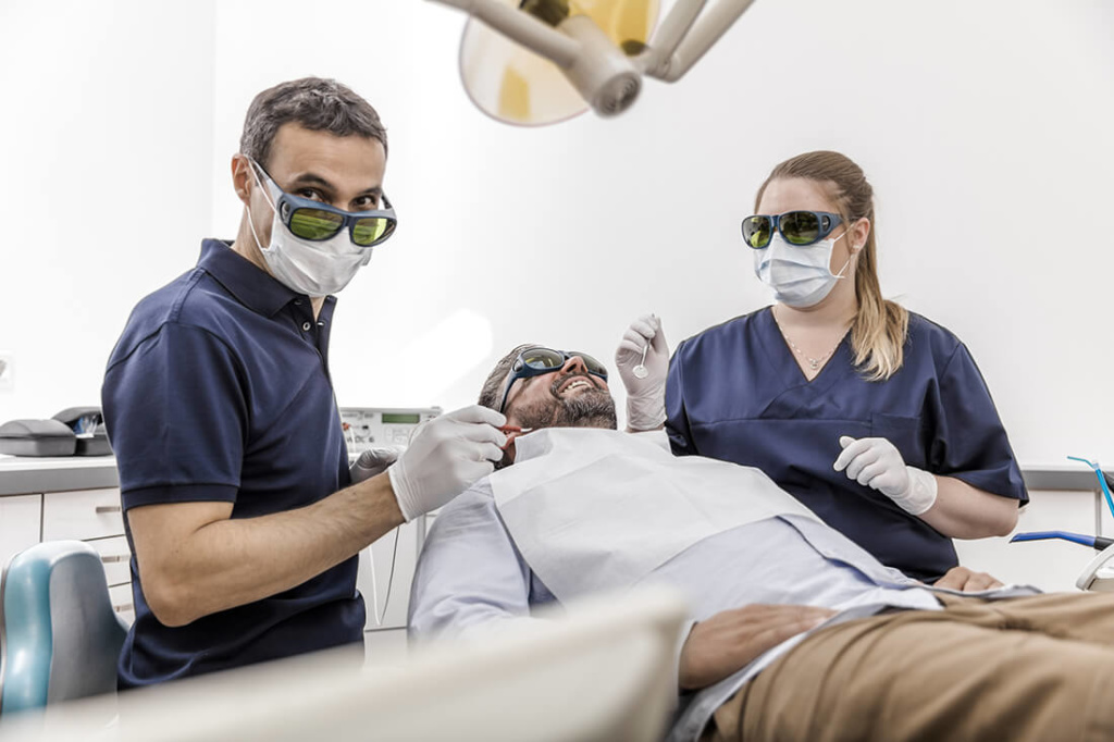 Zahnarzt Viersen - Guen - Leistungen - Laserbehandlung in unserer Praxis